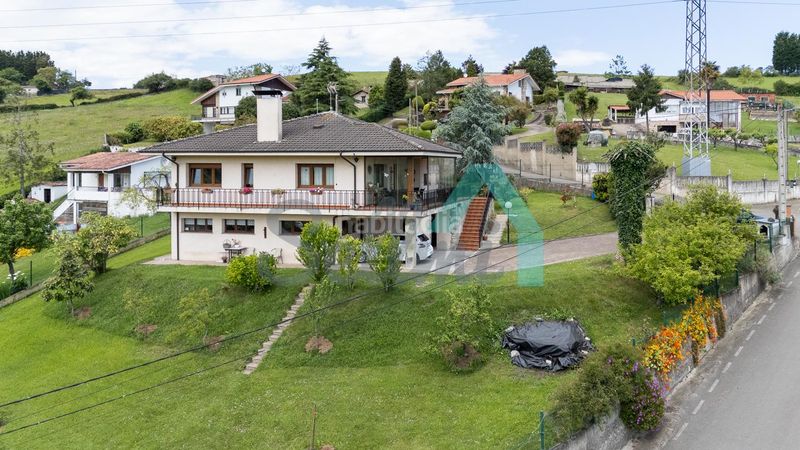 Foto 74038ec2-f0aa-4a62-b8fa-c879c246e91a. Casa amb calefacció aparcament a Cenero Gijón