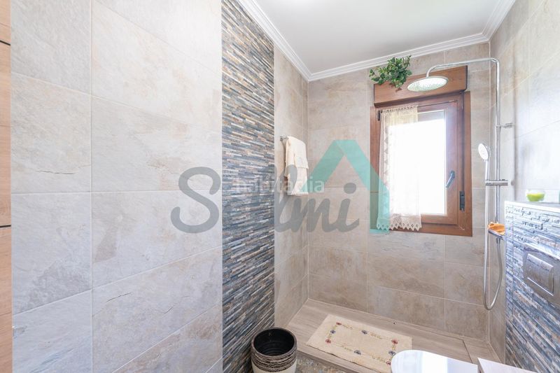 Foto 9cc8aebf-2647-43c6-b7a0-58799a96260e. Casa amb calefacció aparcament a Cenero Gijón