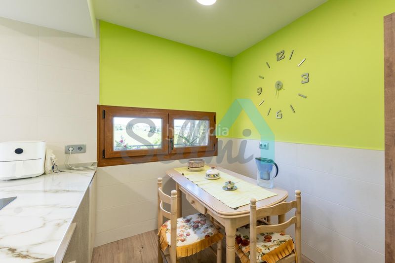 Foto a3b7986b-6851-4135-8294-fcde284c1291. Casa amb calefacció aparcament a Cenero Gijón