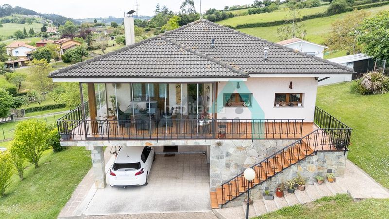 Foto a5ebed6a-daee-428e-8a83-df21187beae2. Casa amb calefacció aparcament a Cenero Gijón