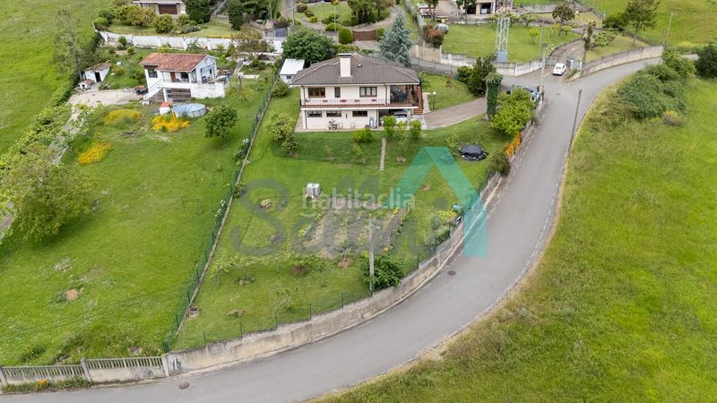 Foto a9182123-b9fa-480e-b684-e98c4a60526c. Casa amb calefacció aparcament a Cenero Gijón