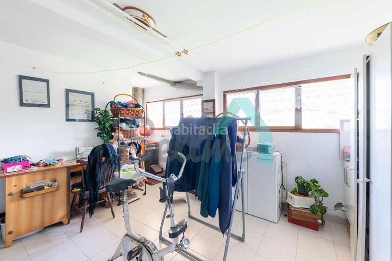 Foto ad9240f3-bdd8-488c-8984-32239079e67b. Casa amb calefacció aparcament a Cenero Gijón