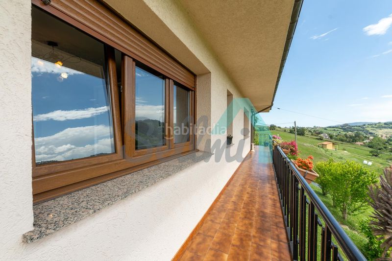 Foto bd6163e8-f449-428e-9c8f-e6e93827dde9. Casa amb calefacció aparcament a Cenero Gijón