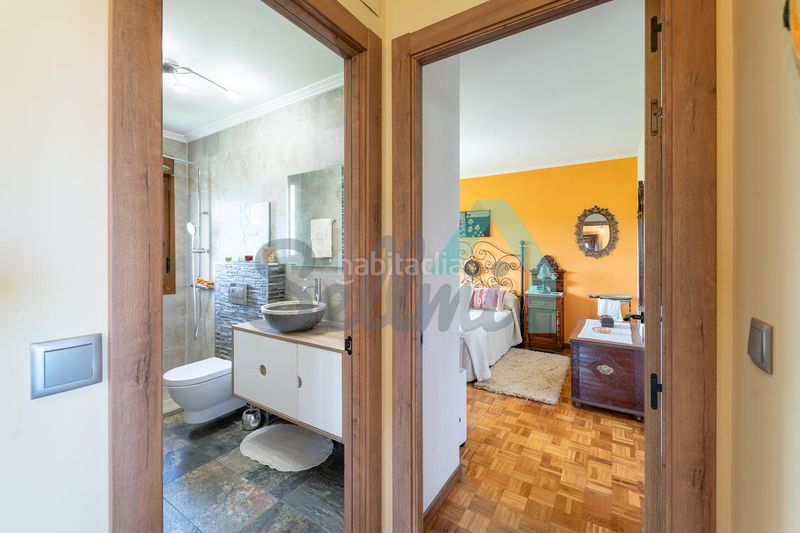 Foto e16122f6-579a-44e2-9c8a-be512277aab1. Casa amb calefacció aparcament a Cenero Gijón