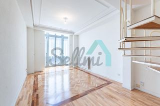 Zweistöckige Wohnung  Cimadevilla