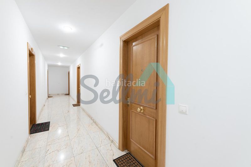 Foto b6c6d45d-8608-4259-a293-dd18d133fe3c. Estudi amb calefacció aparcament a Aller
