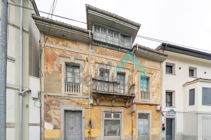 Foto 4b532bb3-1ecd-4252-84cd-5e413ce08976. Casa adossada a Parres