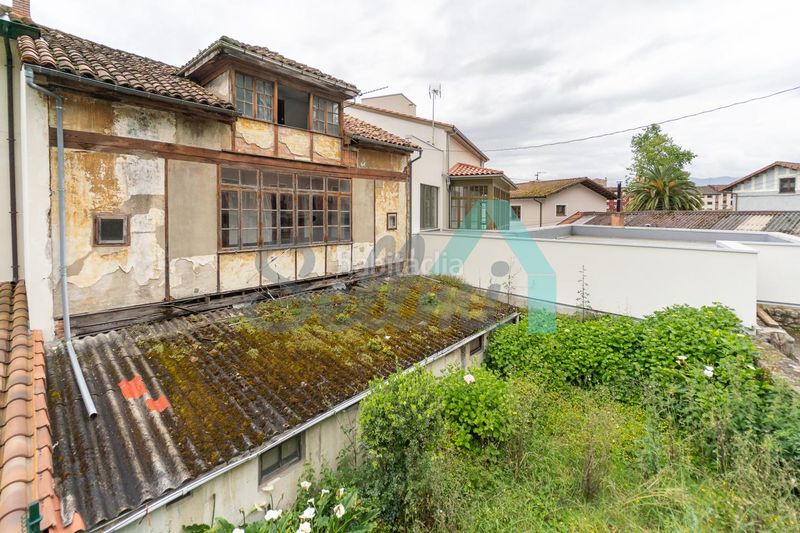 Foto 6d9ccd48-2f64-482b-a7f7-1ab9278f00d0. Casa adossada a Parres