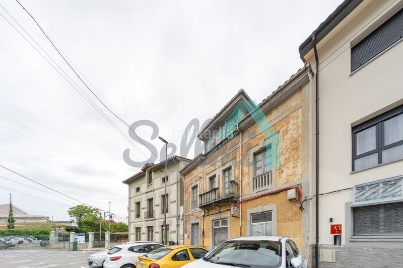 Foto bbb3c07e-2657-44e1-b2ea-546f0a0e16e4. Casa adossada a Parres