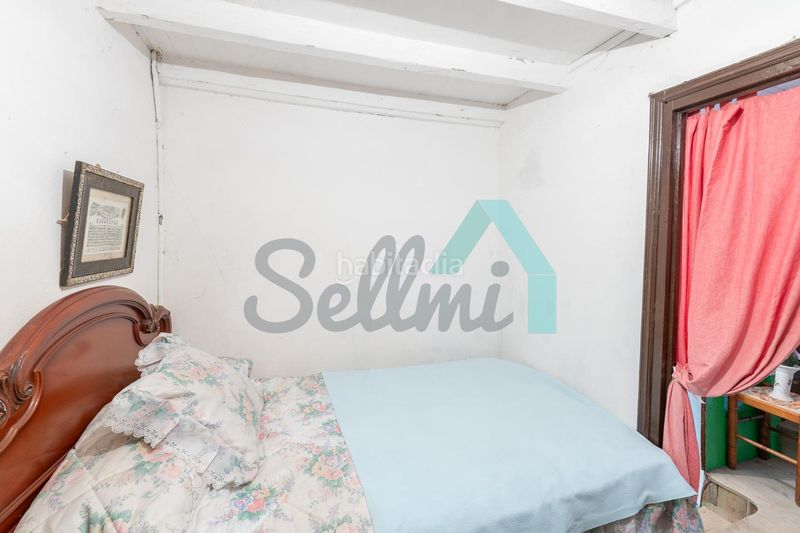Foto 3040d002-dc05-4e21-a078-a7f9391f58e6. Casa adossada a Aller