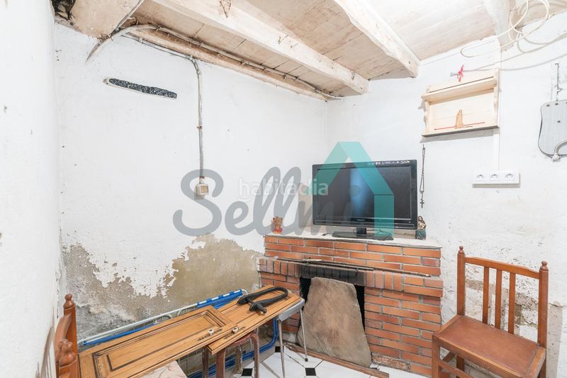 Foto bb689bfe-861a-45ba-837d-e224b2e269b3. Casa adossada a Aller