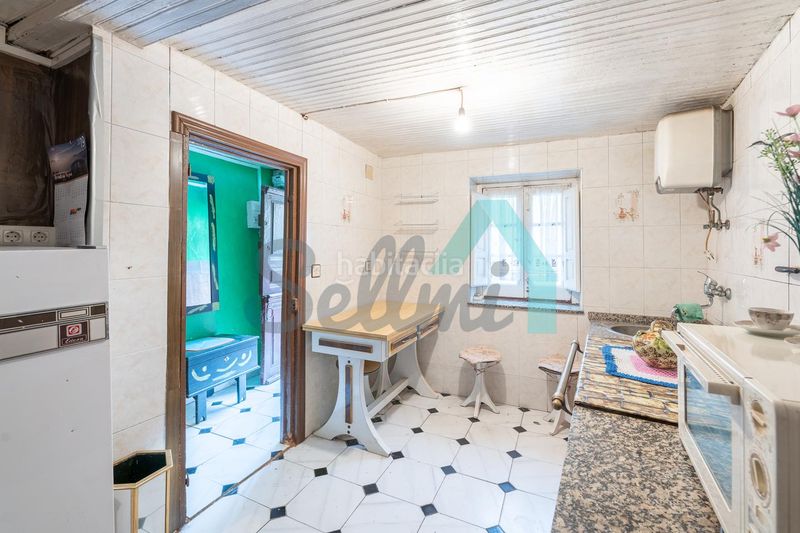 Foto bdefbc27-52c2-440e-a59e-e0bd71aed18d. Casa adossada a Aller