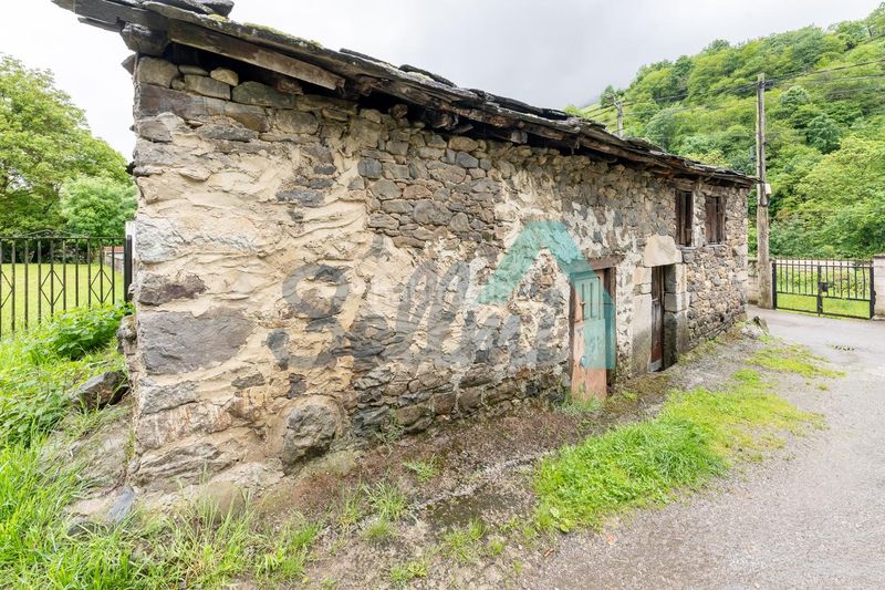 Foto dac3d804-308b-411d-a404-f2af40a50d65. Casa adossada a Aller