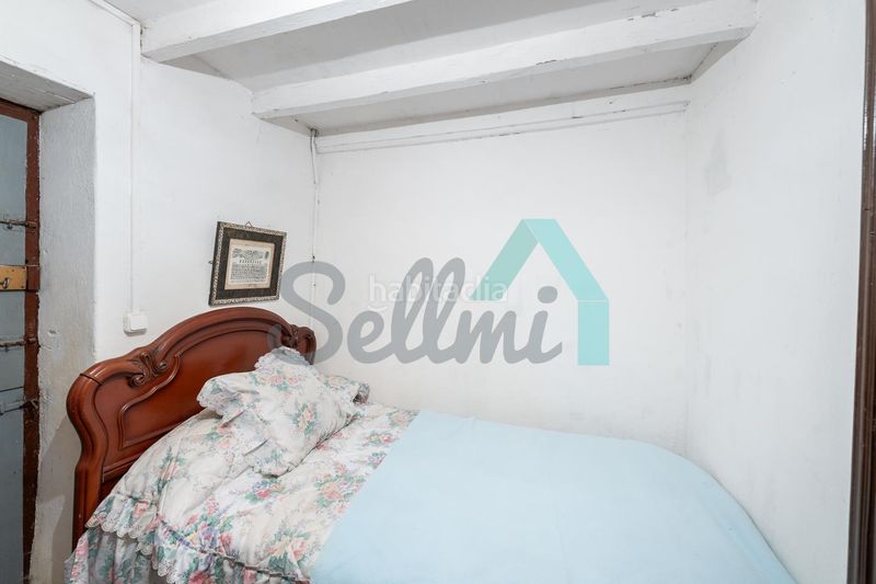 Foto ed067305-347a-46fb-8197-2db631f41de4. Casa adossada a Aller
