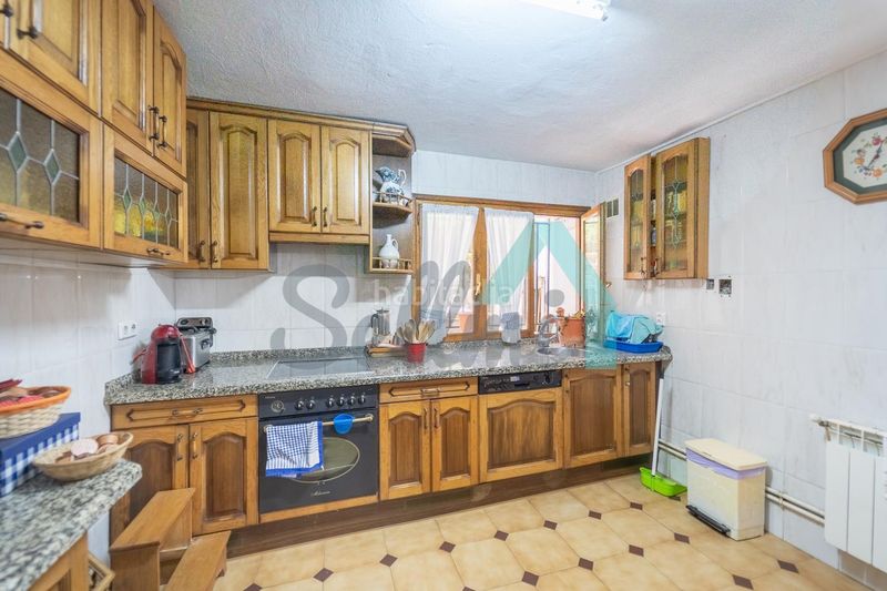 Foto dba39cdc-279f-4c55-9128-571d17c0723a. Casa adosada en Onís