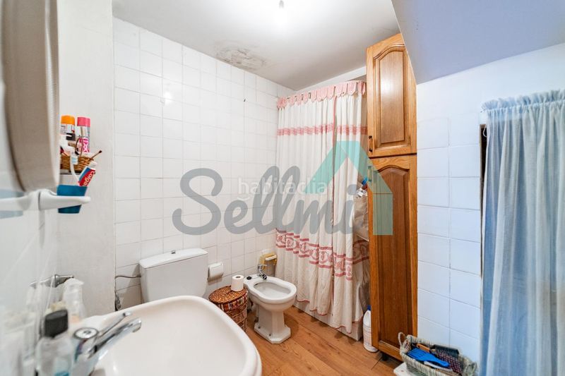 Foto f36c1481-f2e6-4855-bd39-0834f9eb26c5. Casa adosada en Onís