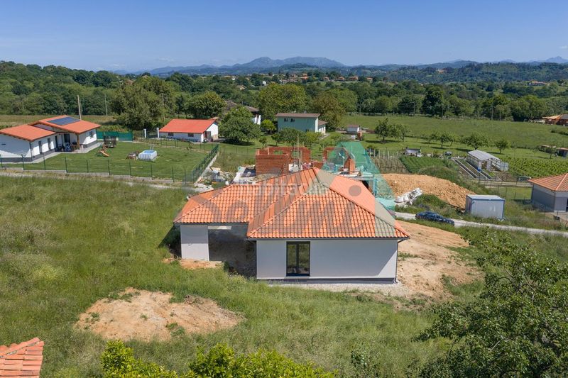 Foto b5093131-d698-4b45-846f-382493beb8ab. Casa amb calefacció aparcament a Parroquias Norte Siero