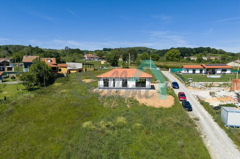 Foto cc3cccd4-b7f1-40f1-9221-1ba5a516c70a. Casa amb calefacció aparcament a Parroquias Norte Siero
