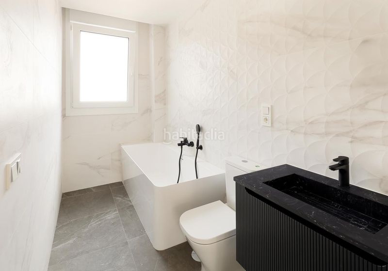 Foto ba57ad84-ef7b-4c30-88fd-f9ce78791bd2. Etagenwohnung mit heizung in Grado