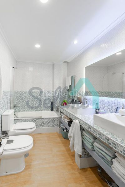 Foto 1027fe31-b68d-4237-bc0f-a89f4be954a9. Casa adossada amb calefacció aparcament a Vegadeo