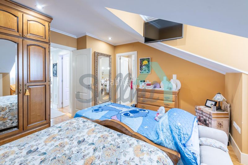 Foto ce48cbf0-a740-4b4c-a095-7296a1ae24a4. Casa adossada amb calefacció aparcament a Vegadeo