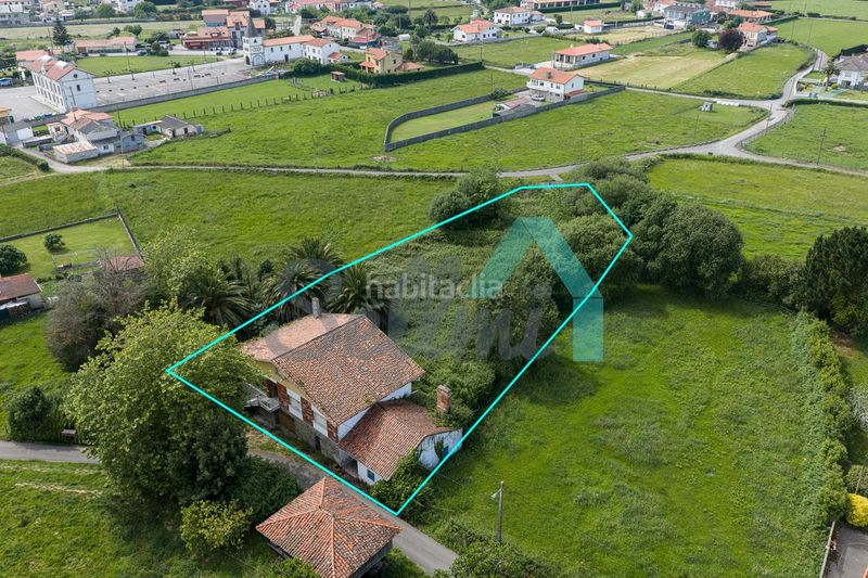 Foto 0ea6dfaf-166e-40a1-a167-b72b9ae62b24. Casa amb aparcament a Cudillero