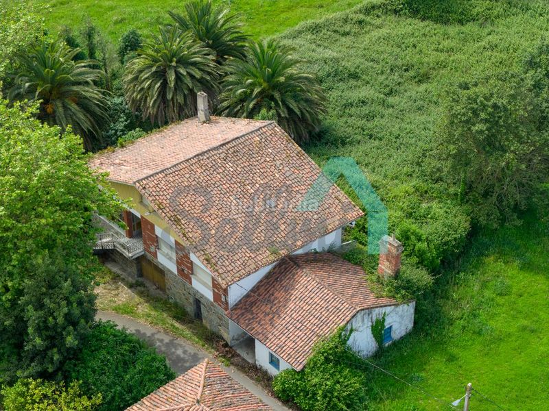 Foto cfd9dc08-5046-4472-9307-4b24dfadb9eb. Casa amb aparcament a Cudillero