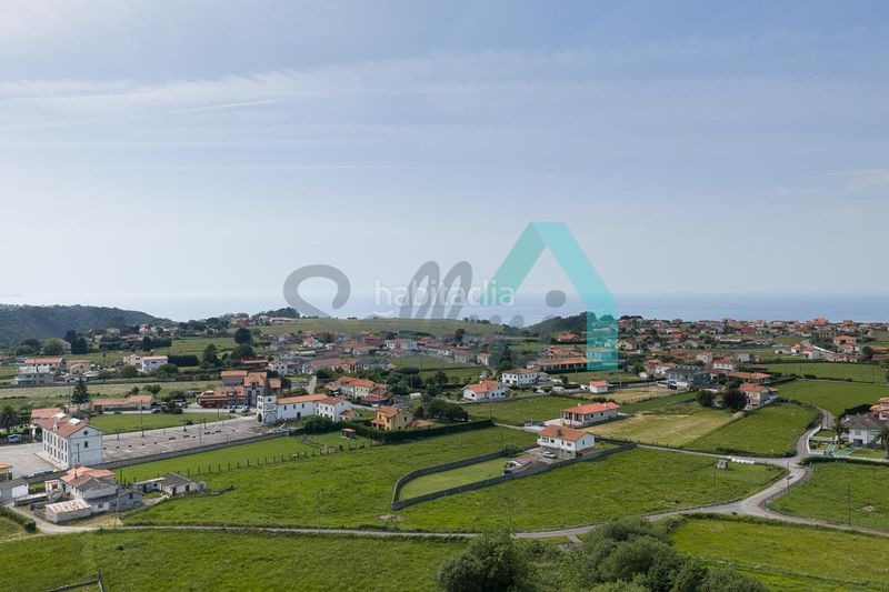 Foto e728d741-2ad7-4c87-b627-83966f0330dc. Casa amb aparcament a Cudillero