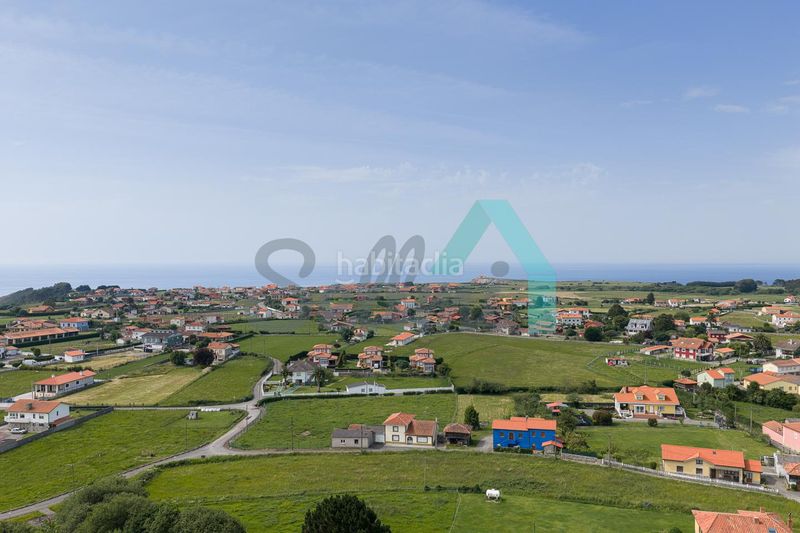 Foto e9058089-e95b-40e7-ab8a-049bee4530ff. Casa amb aparcament a Cudillero
