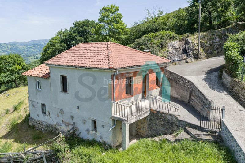 Foto c7ea2f36-9866-44d1-8f7e-ede598041502. Casa a Laviana