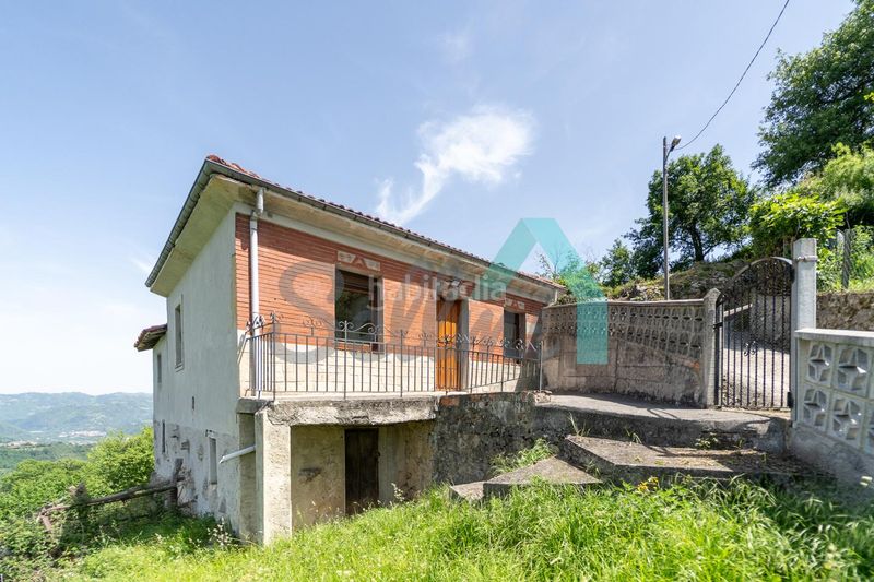 Foto ce3573b0-098f-40b4-92f7-5c5fd53d3feb. Casa a Laviana