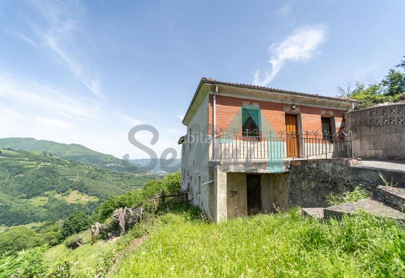 Foto e101b525-61b4-4b8b-8ced-a9f59b4a3d3c. Casa a Laviana