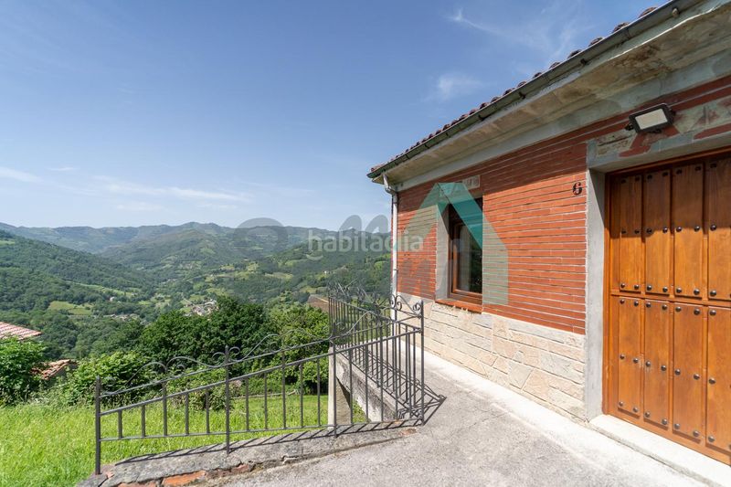 Foto f0ede040-264f-4bd4-9c7e-62cc6636e710. Casa a Laviana