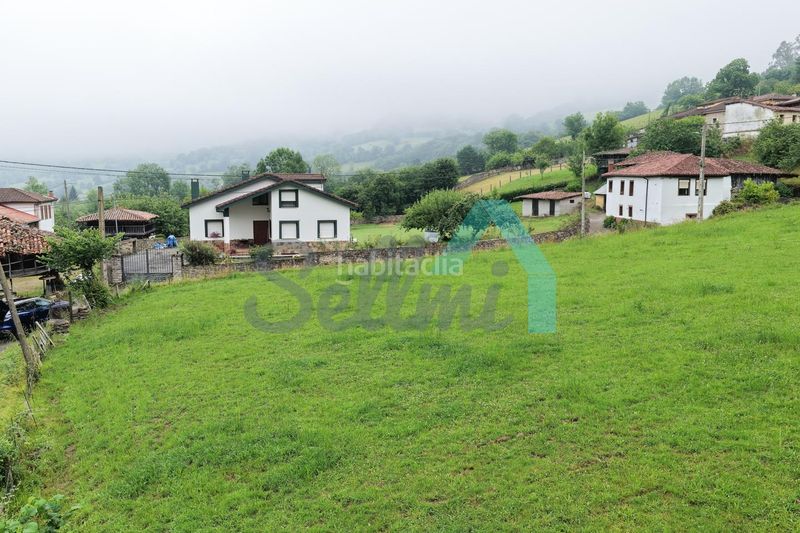 Foto b63a6a6b-df2f-42de-bac3-3ca6188ad67f. Terreny residencial a Grado