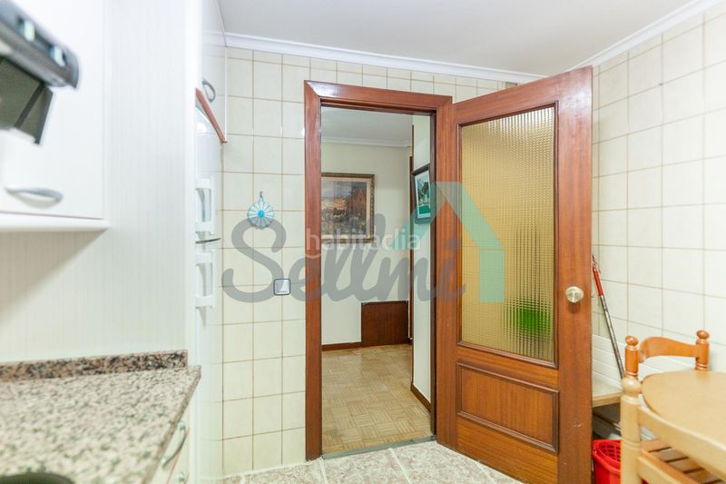 Foto fbaf05e1-1560-4e71-9e1a-bfda6775ce2c. Pis amb calefacció aparcament a Vallobín Oviedo