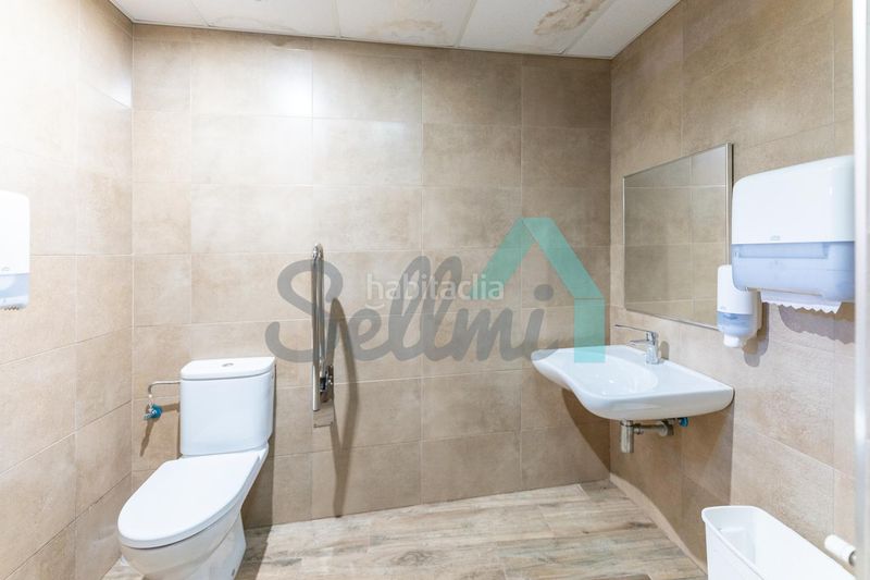 Foto c9de6a98-c62b-4544-bb8e-f5b55a6a96cc. Edificio in Villamanín