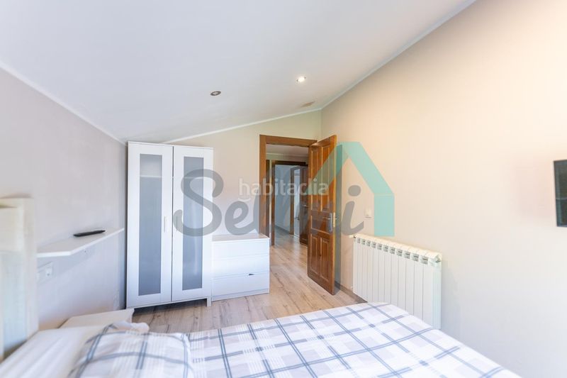 Foto ef28ad22-1aff-4091-9035-27d73fc56323. Edificio in Villamanín