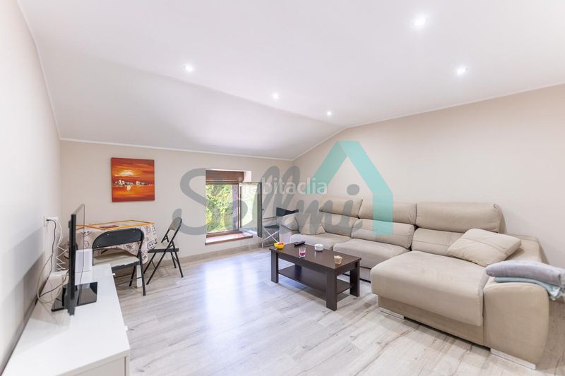 Foto 061d72ee-c7eb-4c81-ba4a-7058308abafa. Edifici a Villamanín