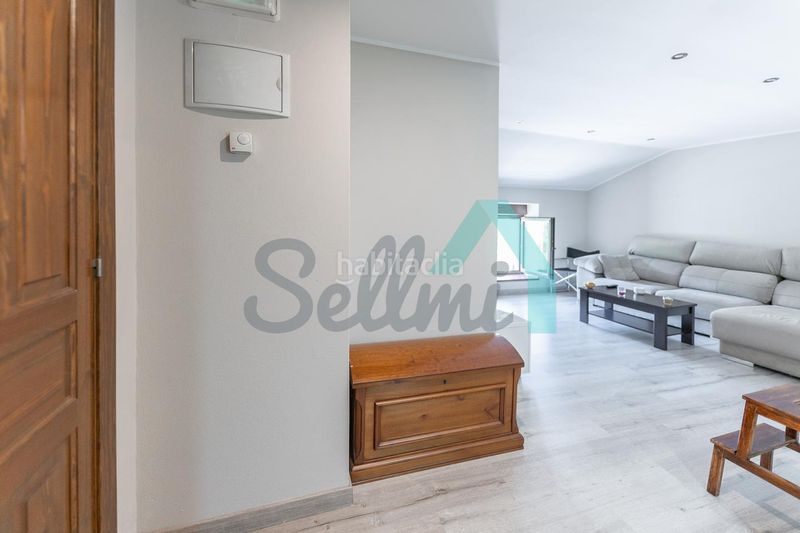 Foto c4f3a350-a9b0-460f-9e66-f6e5629fe9a1. Edifici a Villamanín
