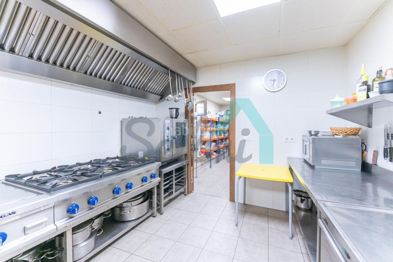 Foto ea4a7bed-1740-4c3f-9046-40616a15a83b. Edifici a Villamanín