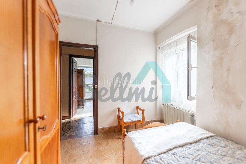 Foto 0b8a7fb4-7e22-4993-a1d9-a4a0daf22e28. Casa amb calefacció a Salas