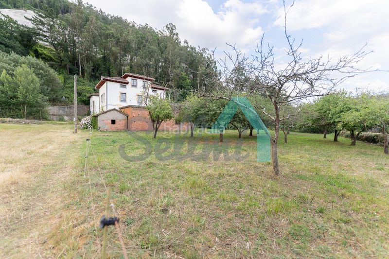 Foto 36b9794c-554c-4bb6-83a1-722472326a73. Casa amb calefacció a Salas