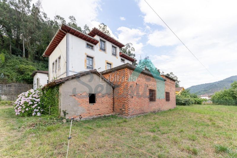 Foto 3f0a9a0a-8311-48b8-bac2-5ac284e2712c. Casa amb calefacció a Salas