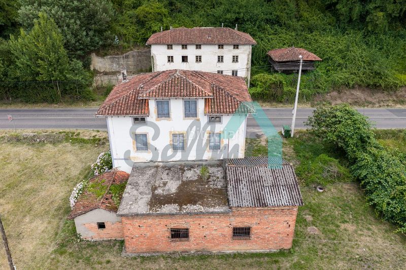 Foto 49623902-59d2-4026-bbc1-5082c465e83a. Casa amb calefacció a Salas