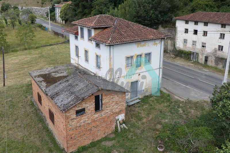 Foto 74d8d7b9-7086-4394-bb39-15da357599fd. Casa amb calefacció a Salas