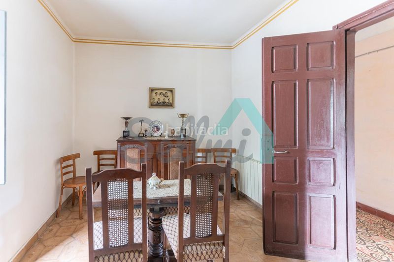 Foto 83d59ec1-a85f-4542-84d6-e53a833c4809. Casa amb calefacció a Salas