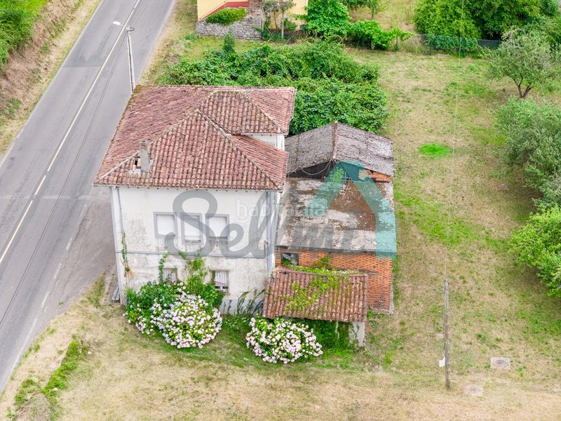 Foto a4a0fd8f-fa0c-4e0b-93d9-4b284947677b. Casa amb calefacció a Salas