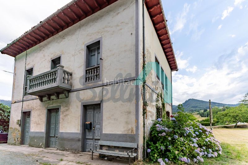Foto e3502b0e-4e1b-474d-a0a0-eee210a6422c. Casa amb calefacció a Salas