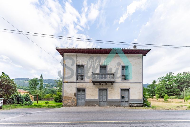 Foto f6602598-9945-4151-bead-c0eee18128ba. Casa amb calefacció a Salas