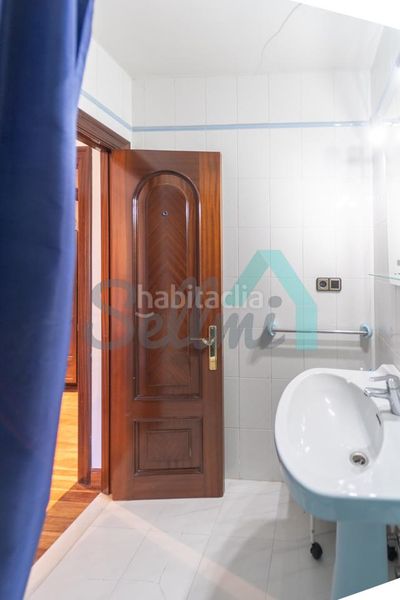 Foto 49ae6e54-c3bd-4f9c-af16-e3e9b464de53. Edifici a Piloña